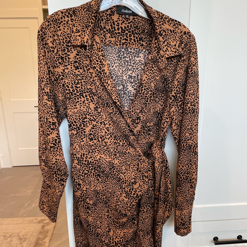 Brand new leopard wrap mini dress from Vici.